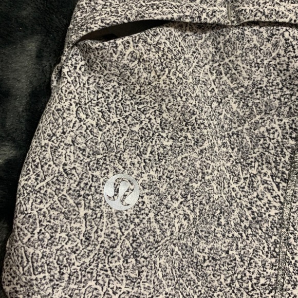 Lululemon running shorts - Picture 3 of 4